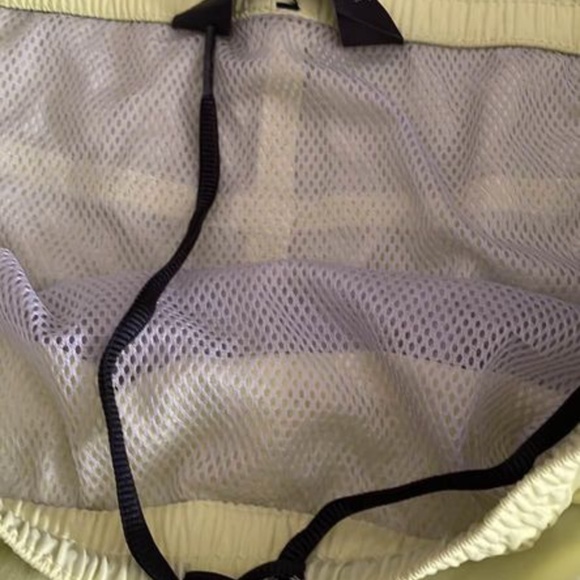 BRAND NEW youth boy Helly Hansen jr volley shorts size 16 (sunny lime) - Picture 5 of 5